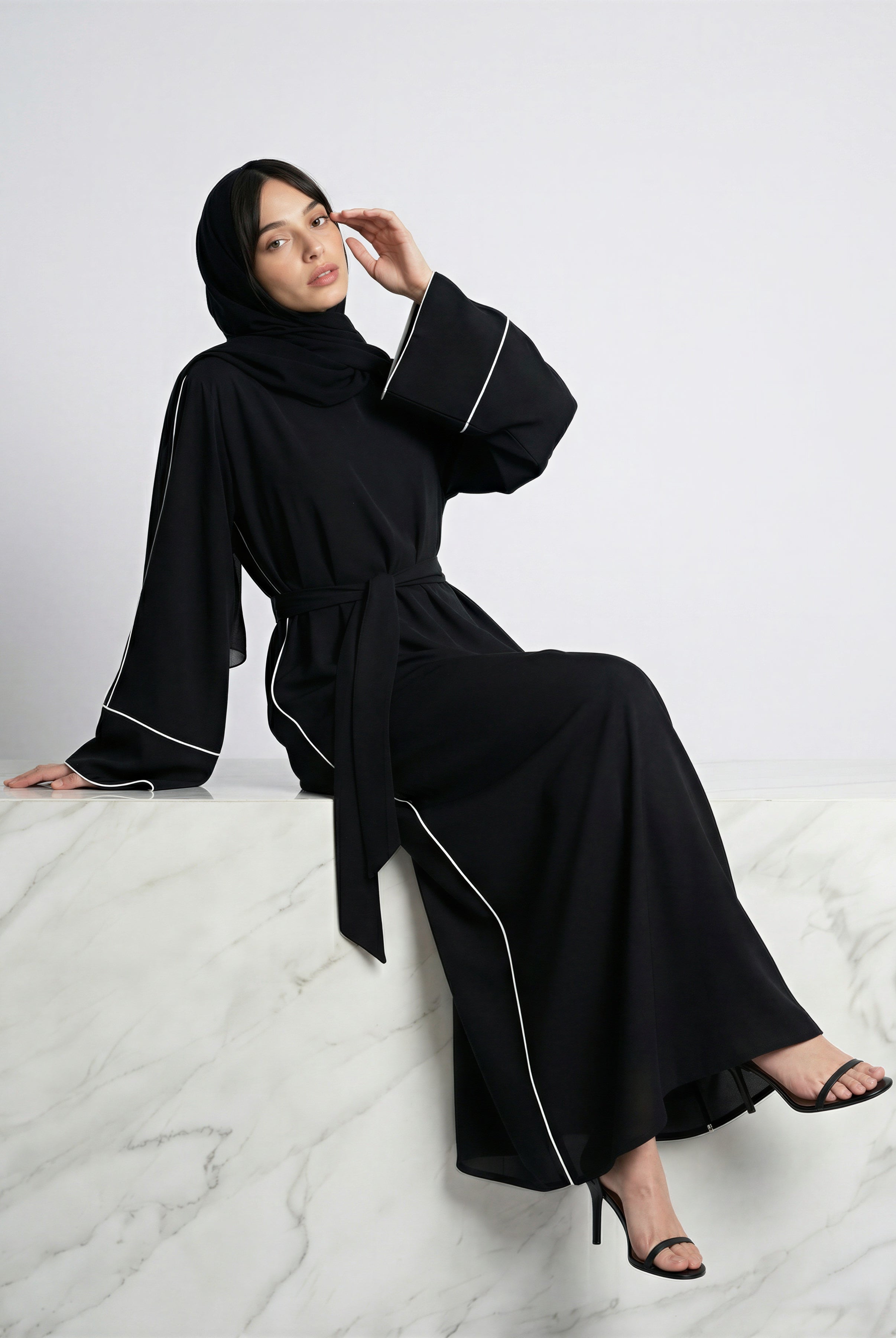 Silk Velvet Contrast Line Abaya JILBAYA