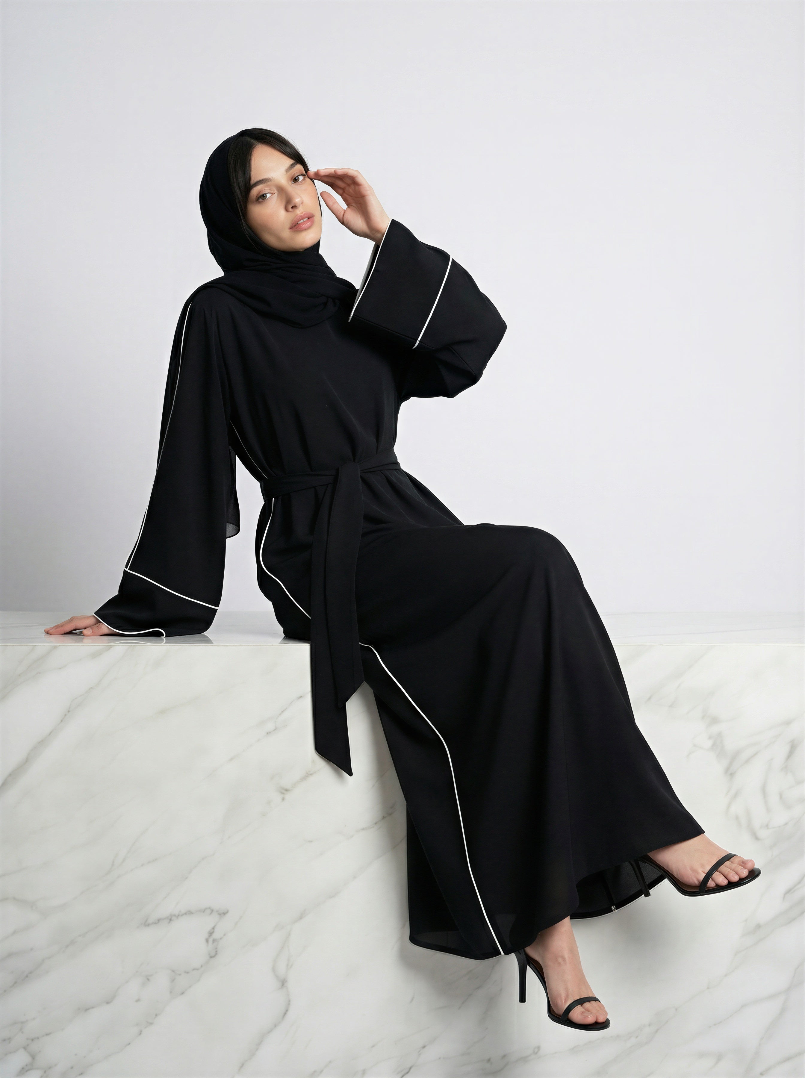 Silk Velvet Contrast Line Abaya JILBAYA